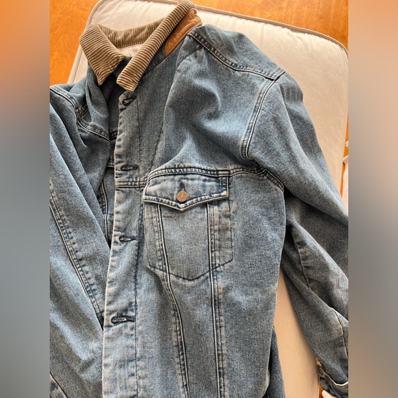 Jean jacket - Picture 2 of 6